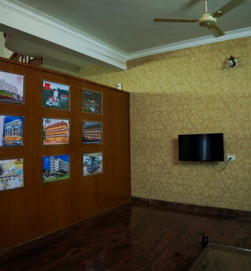 Gallery Hall area with TV and wall decor