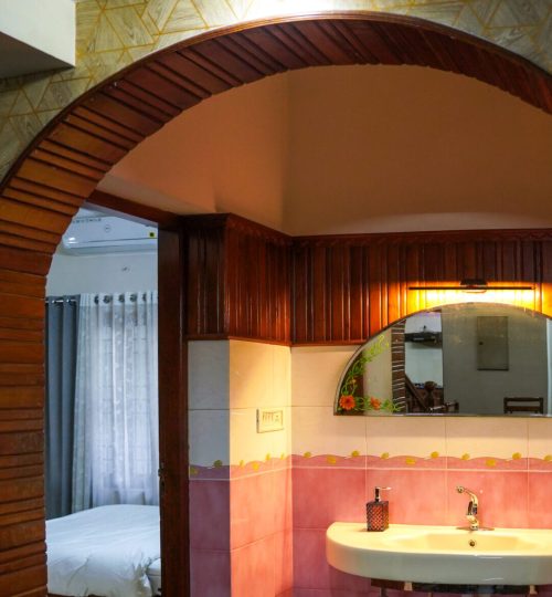 Gallery Interior archway with wash area